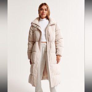 Abercrombie & Fitch Long Puffer in Cream, XL. Brand new with tags. BEAUTIFUL!!